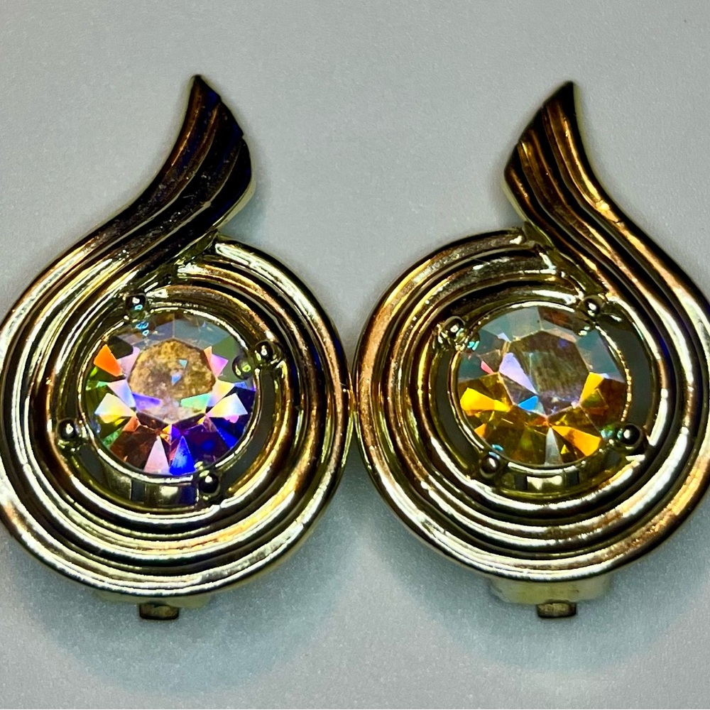 Sarah Coventry silver- Tone Swirl Aurora Crystal Clip Earrings